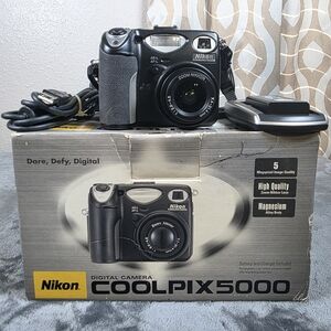 Nikon Coolpix 5000 Digital Camera - Black